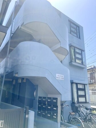 プレジールの物件外観写真